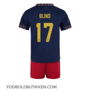 Ajax Daley Blind #17 Udebanetrøje Børn 2022-23 Kortærmet (+ Korte bukser)